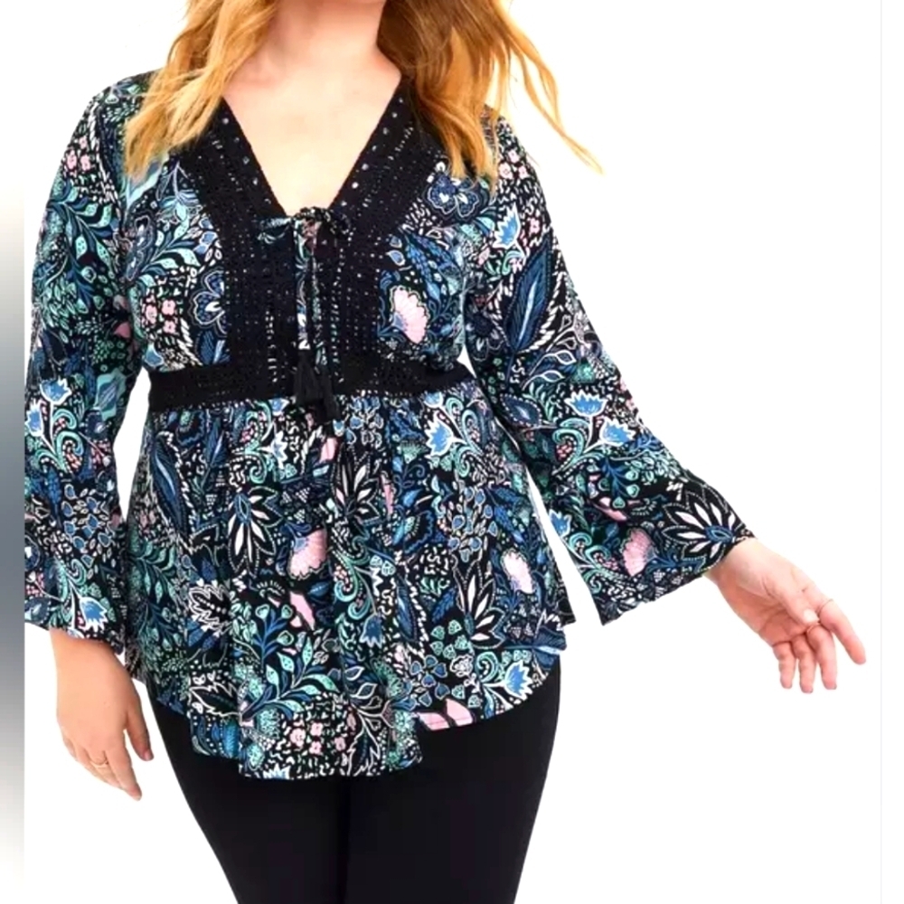 Torrid Asymmetrical Embellished Blue and Pink Tunic..SIZE:4
